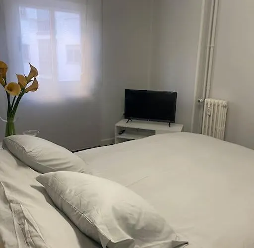 Domus Santa Clara Centrico Con Wifi * לאון